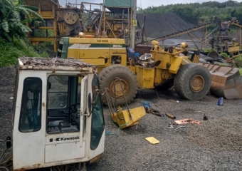 Sửa xe máy xúc ( Xúc lật ), máy đào tại Dầu Tiếng