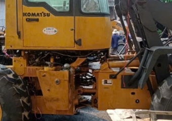 Sửa xe máy xúc ( Xúc lật ), máy đào tại Đức Hòa