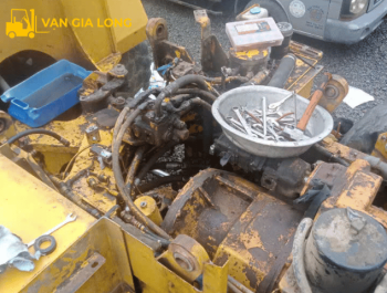 Sửa chữa máy xúc Komatsu