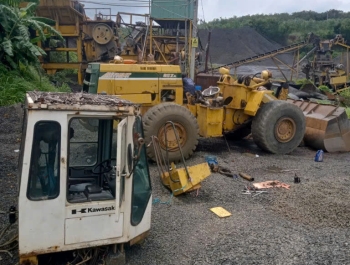 Sửa xe máy xúc ( Xúc lật ), máy đào tại Dầu Tiếng