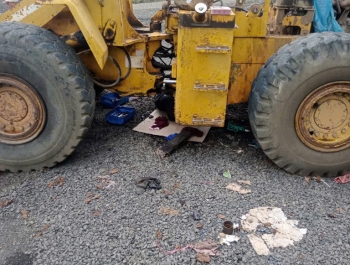 Xe xúc lật di chuyển yếu, nguyên nhân & cách khắc phục